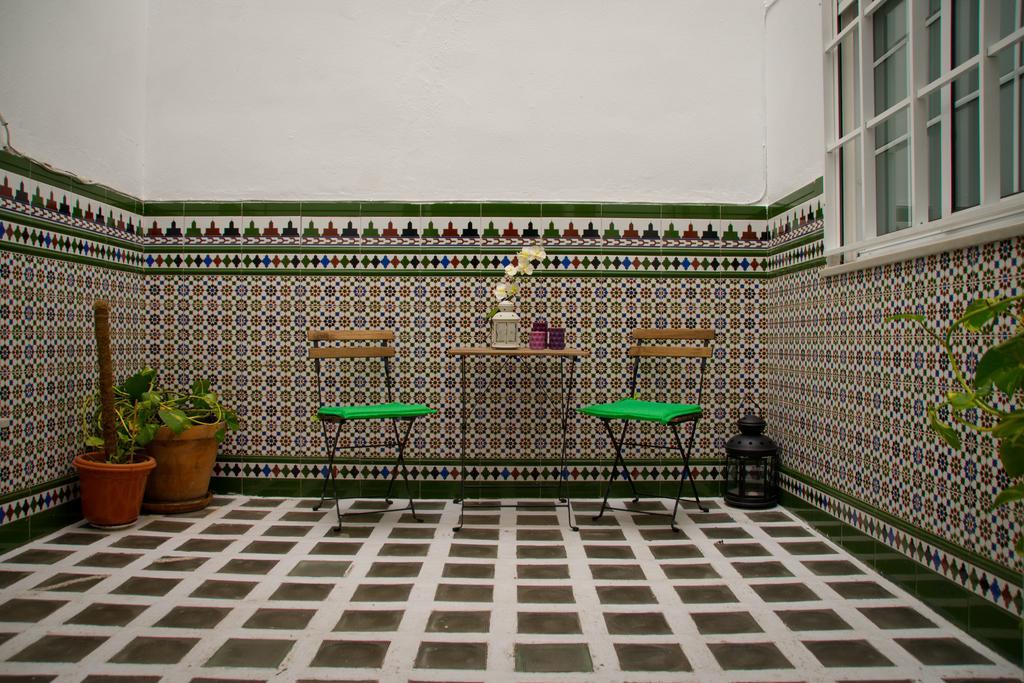 Hostal La Muralla Севилья Экстерьер фото