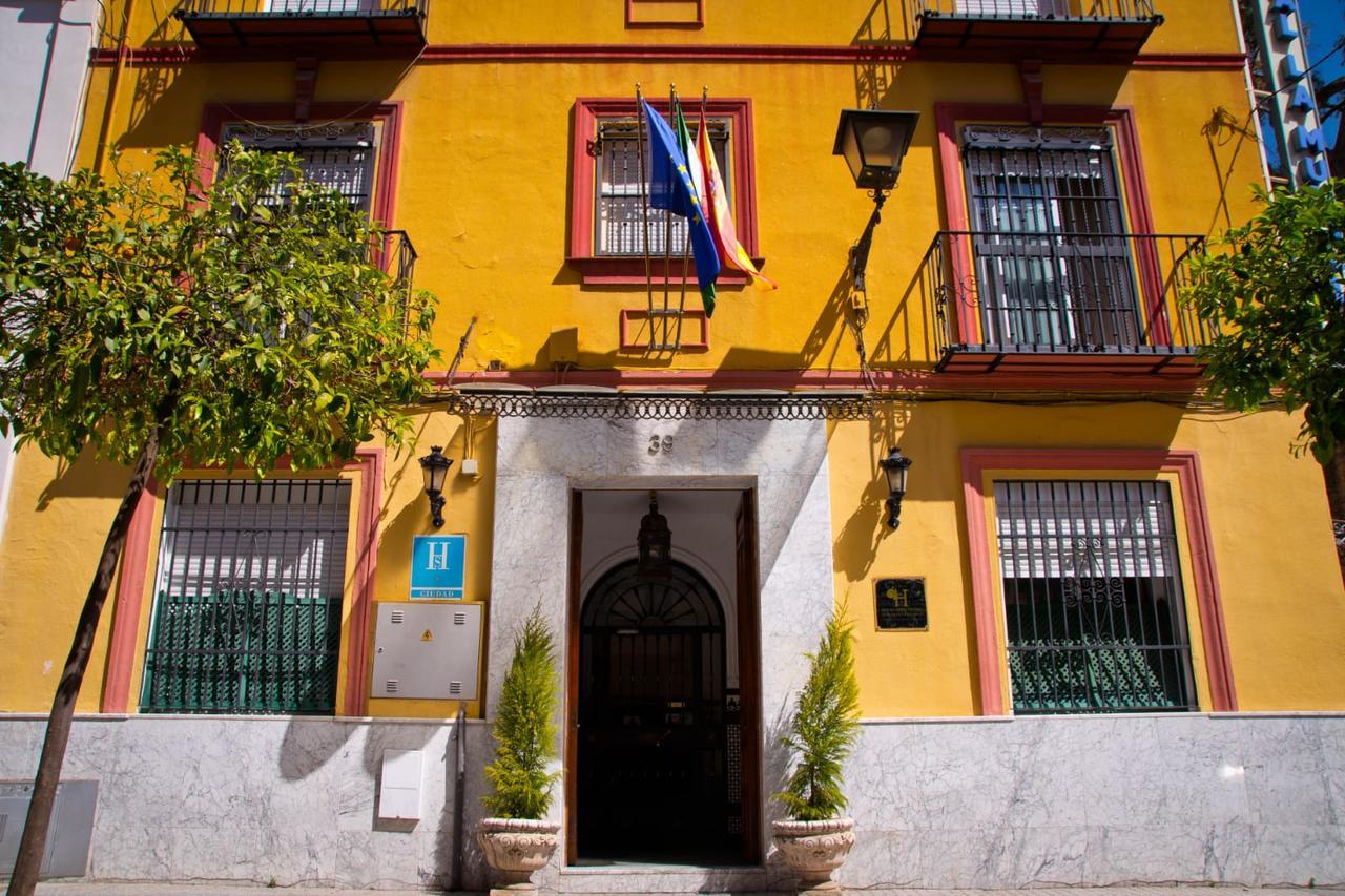 Hostal La Muralla Севилья Экстерьер фото