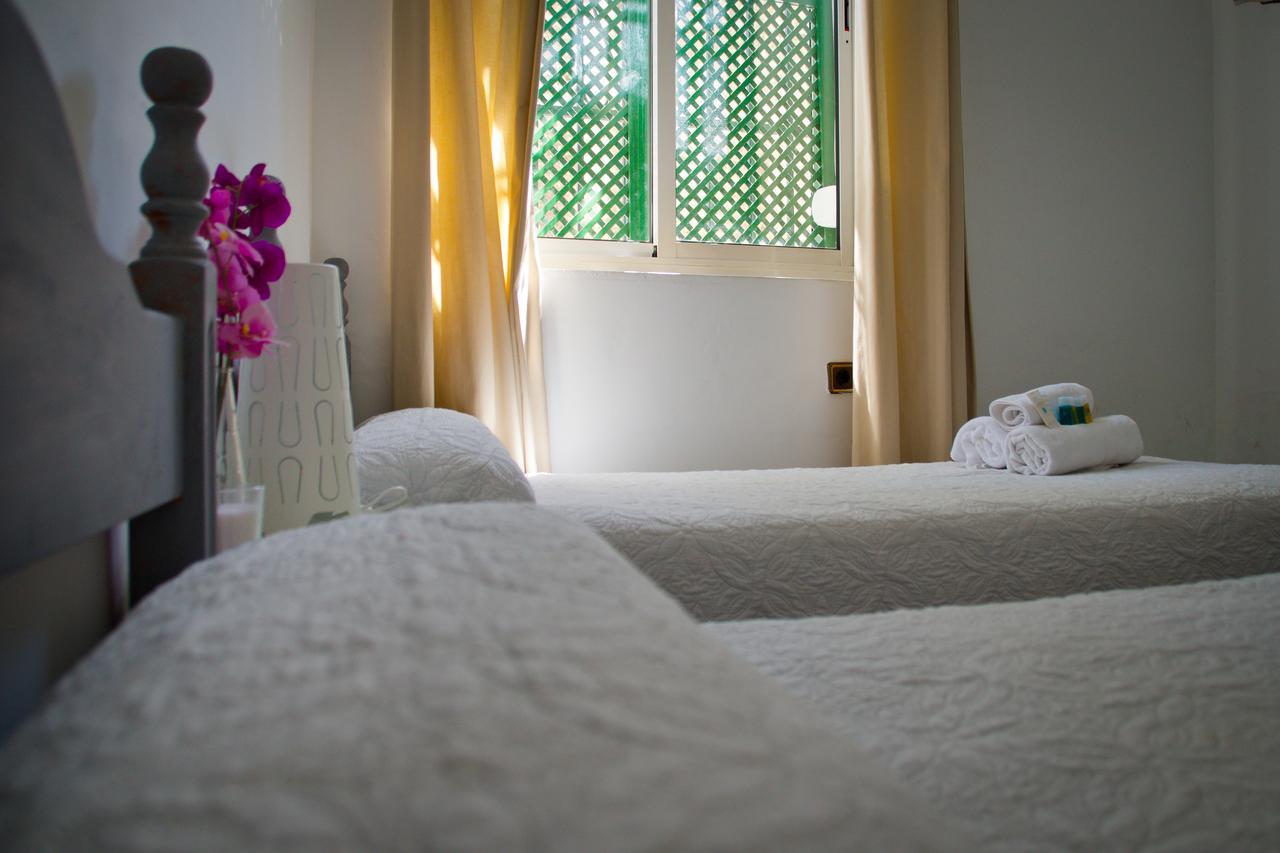 Hostal La Muralla Севилья Экстерьер фото