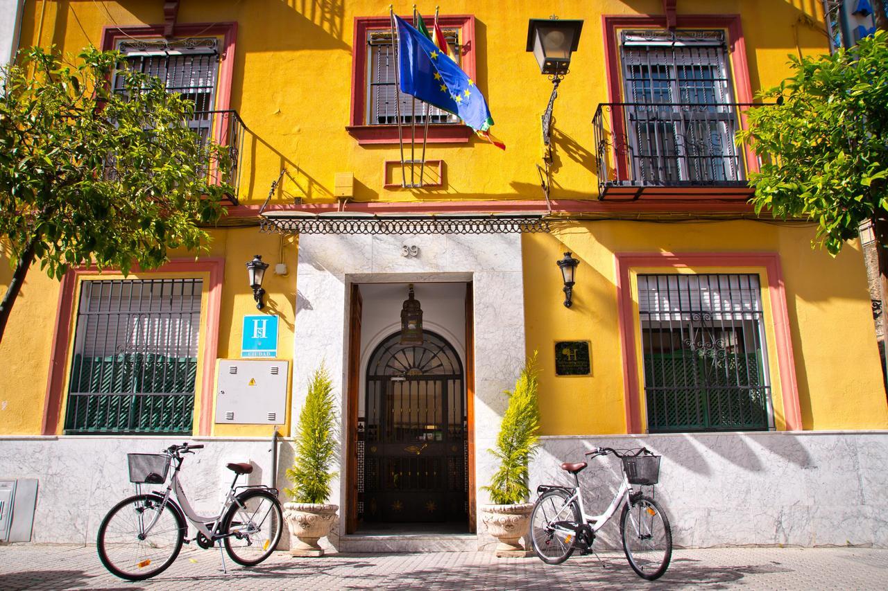 Hostal La Muralla Севилья Экстерьер фото