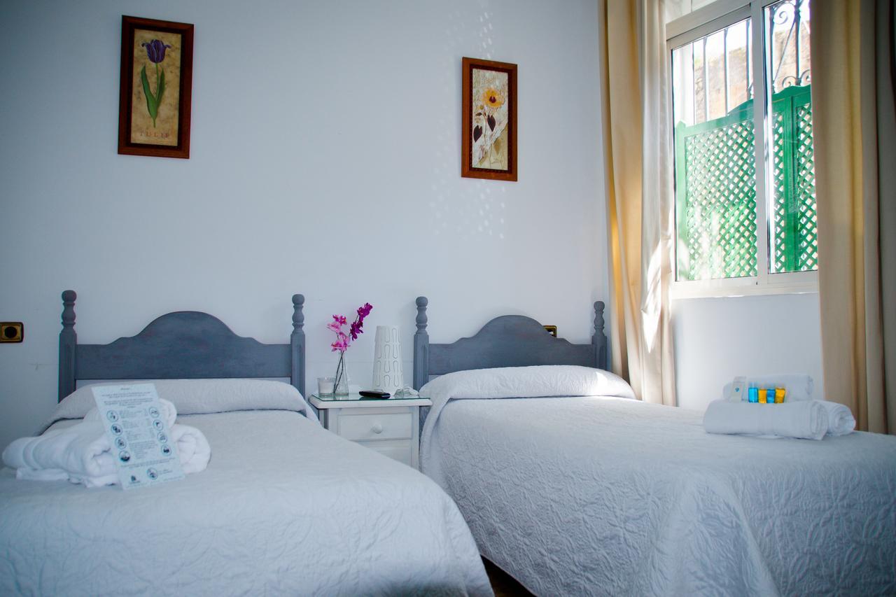 Hostal La Muralla Севилья Экстерьер фото