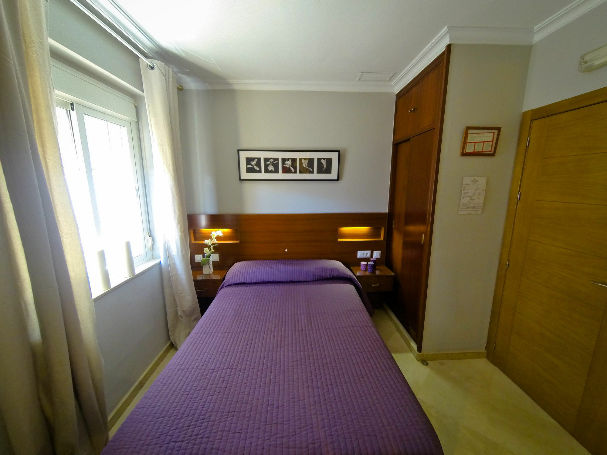 Hostal La Muralla Севилья Экстерьер фото