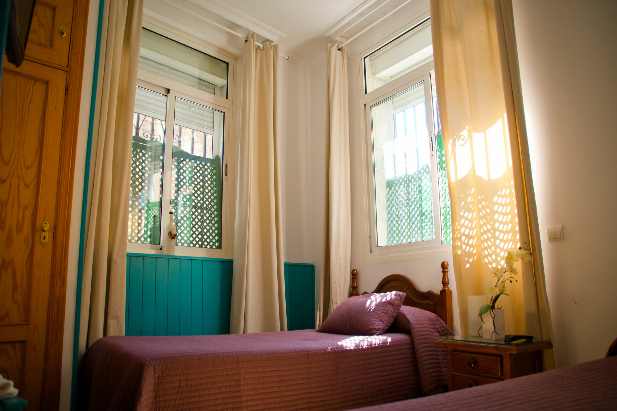 Hostal La Muralla Севилья Экстерьер фото