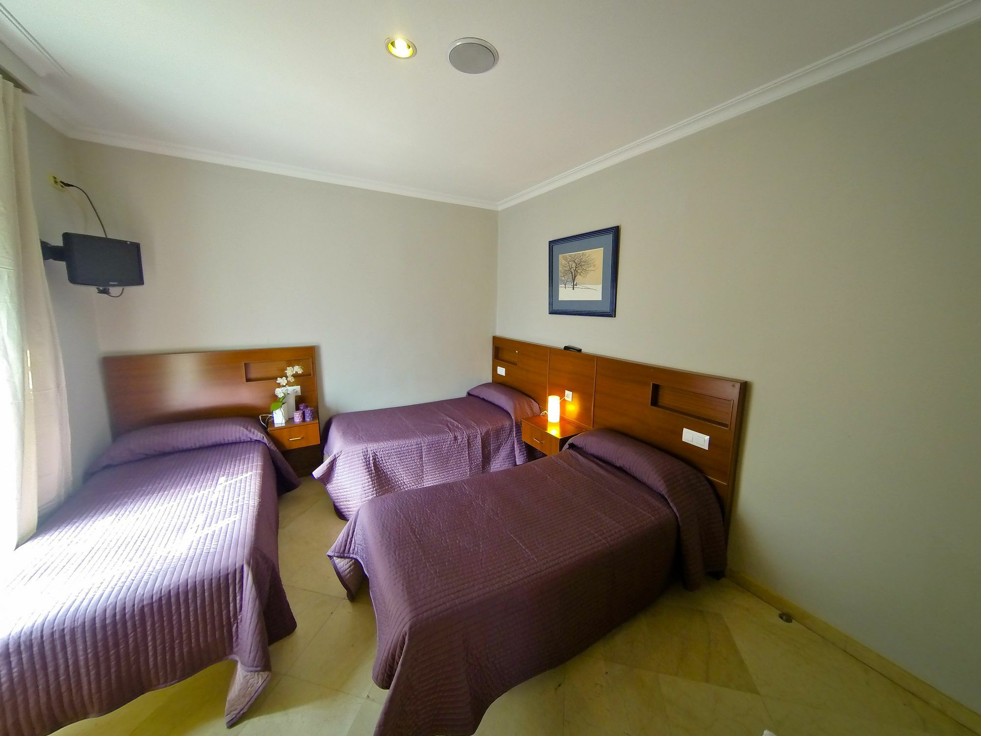 Hostal La Muralla Севилья Экстерьер фото