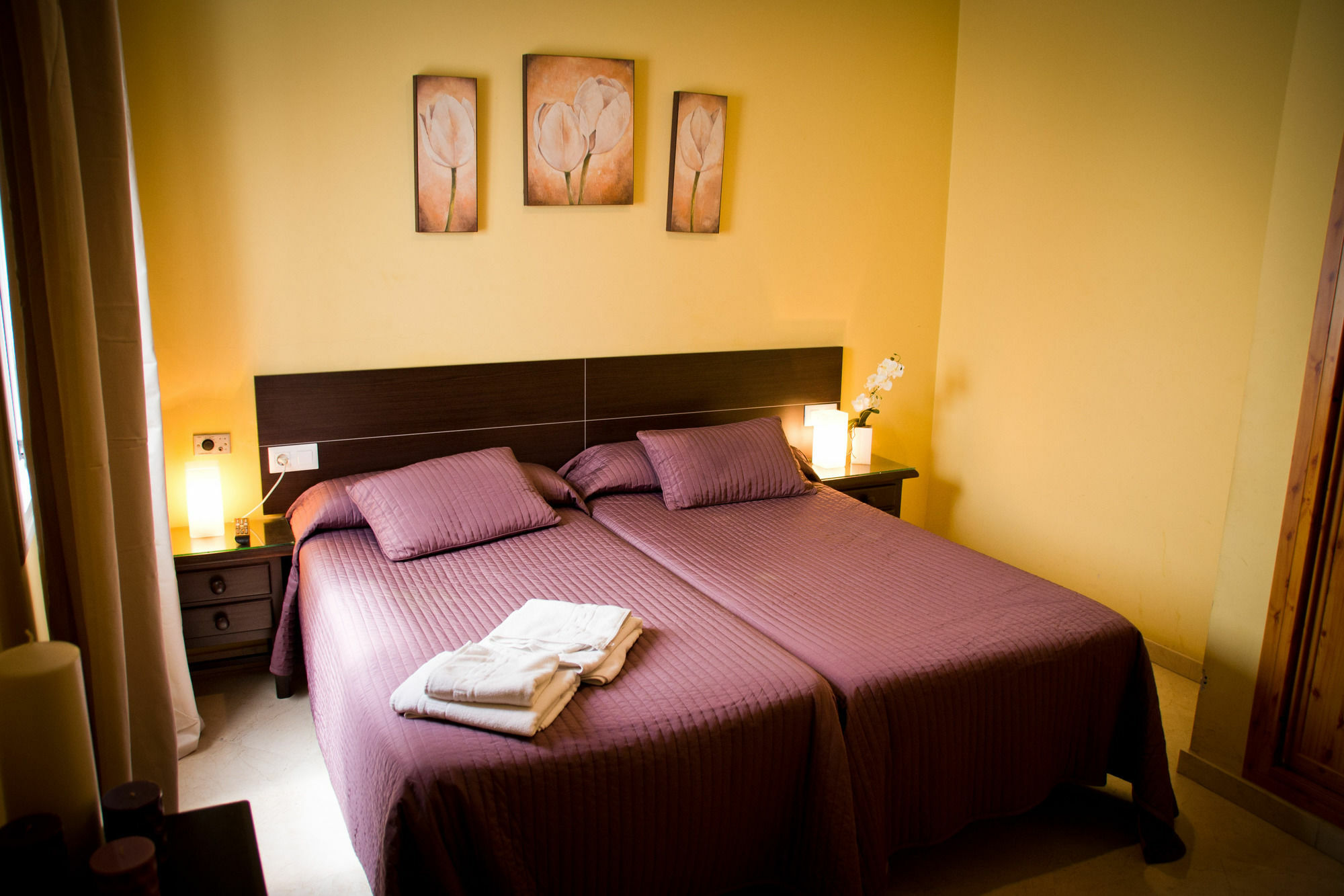 Hostal La Muralla Севилья Экстерьер фото