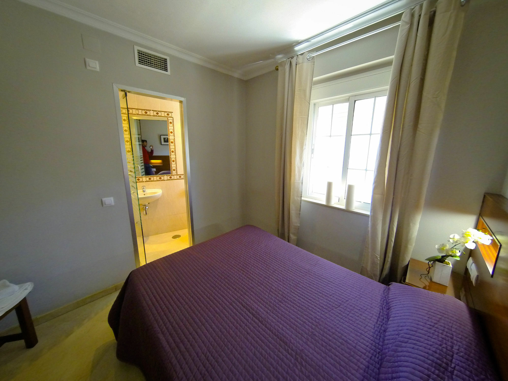 Hostal La Muralla Севилья Экстерьер фото