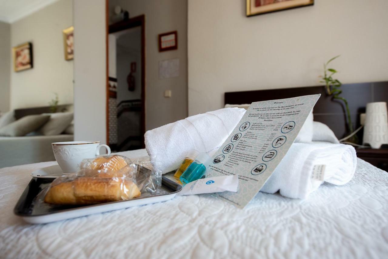 Hostal La Muralla Севилья Экстерьер фото