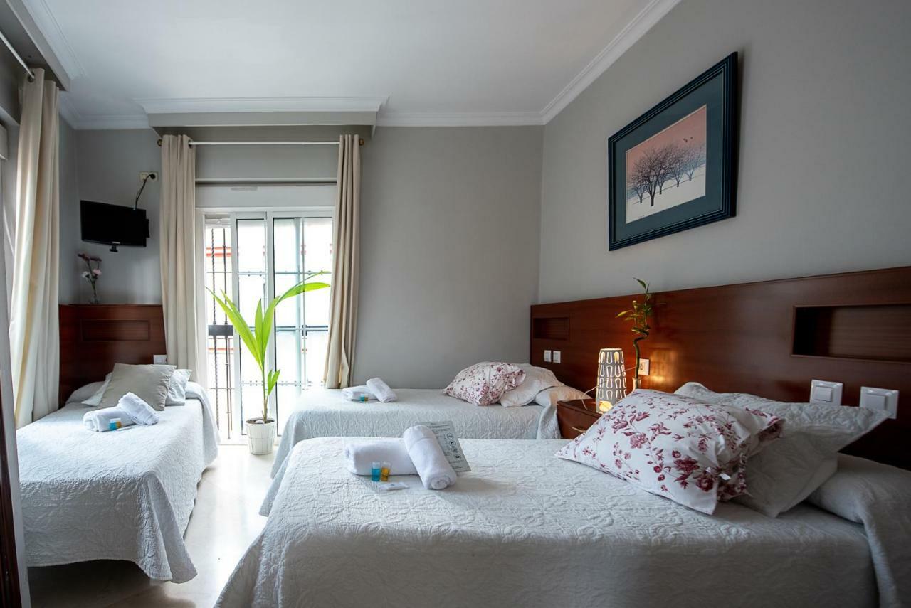 Hostal La Muralla Севилья Экстерьер фото
