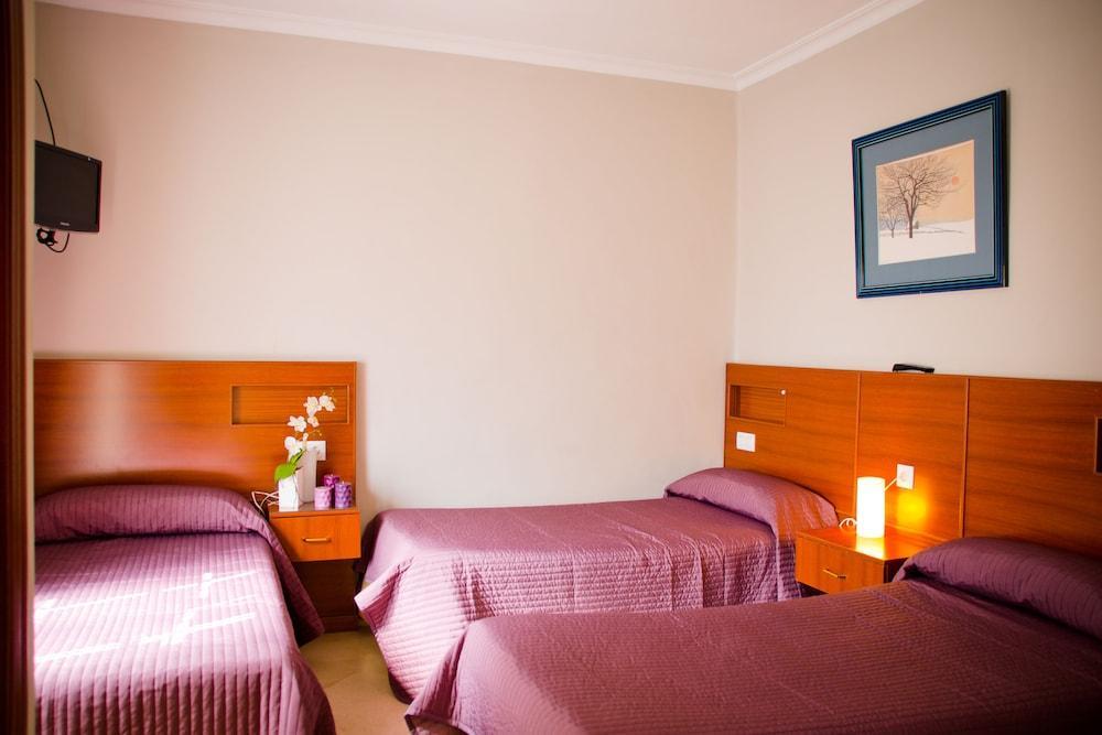 Hostal La Muralla Севилья Экстерьер фото